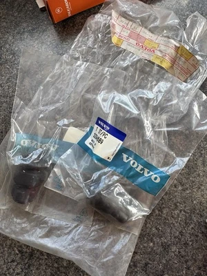 Volvo 360 Rwd 3294689 New Genuine Rear Suspension Spring Shackle Bushes X 2 - Image 1 of 4