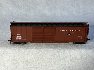 Proto 2000 50’ Lehigh Valley Automobile Box Car HO - Picture 1 of 5