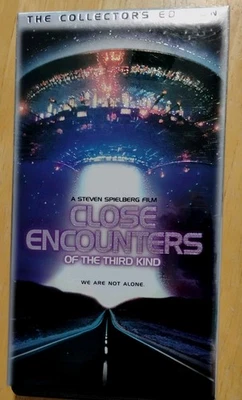 RARE CLOSE ENCOUNTERS OF THE THIRD KIND THE COLLECTORS EDITION  VHS  - Image 1 of 3