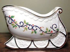 MIKASA Fine Porcelain "Holly Sleigh" CENTERPIECE  BOWL ~ KT410 - Picture 1 of 4