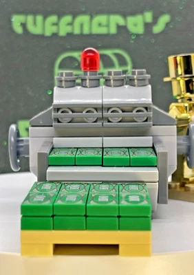 Custom Chrome (Vac-Metalized) LEGO MR. GOLD "MONEYMAKER" EDITION MiniFigure Set Foto 1 de 4