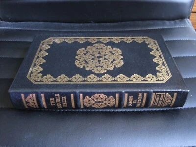 JAMES D WATSON SIGNED  - THE DOUBLE HELIX - EASTON PRESS LEATHER DNA NOBEL PRIZE - Image 1 of 4