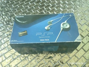 Console Psp Sony PAL PSP-1004 G1 Giga Pack + gioco no ps1 ps2 ps3 ps4 ps5 psx - Foto 1 di 3