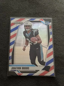 2024 Prizm Rosso Bianco Blu Jonathon Brooks Rookie #357 Carolina Panthers - Foto 1 di 2