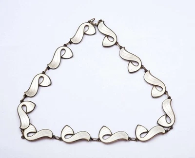 Collana Moderna In Argento Sterling Con Smalto Bianco Guilloché Di Ivar Holt - Immagine 1 di 4