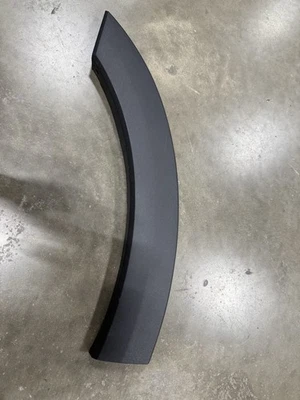 21-24 Genuine Ford Bronco RH Wheel Opening Molding MIPZ-7829039-A - Image 1 of 2