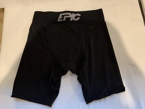 Schwarze Kompressionsshorts für Erwachsene/Jugendliche. 8" Schrittlänge. Epic Products. Größe Erwachsene klein - Bild 1 von 5