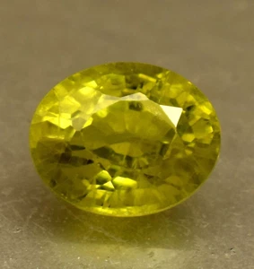 Piedra preciosa suelta de peridoto natural de 13,80 quilates corte ovalado certificado para uso en anillo - Imagen 1 de 5
