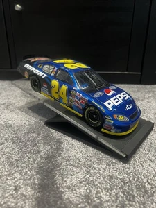 2005 Jeff Gordon #24  Pepsi DuPont Chevrolet NASCAR  1/24  - Picture 1 of 6