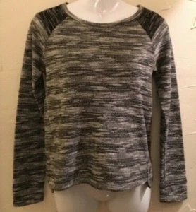 Banana Republic BLACK & WHITE Knit Crew Neck Sweater (Size XS) Great Condition - Picture 1 of 6