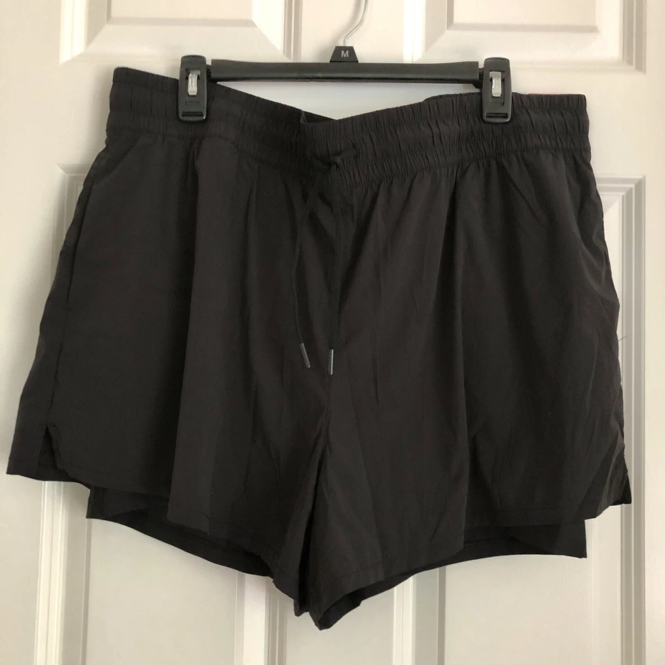 Spyder Active Women's Short Size XXL Black Inner Short Cell Phone Pocket (2X)