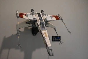 UCS Red Five X-Wing Starfighter Wall Mount (75355 & 10240) - Picture 1 of 6