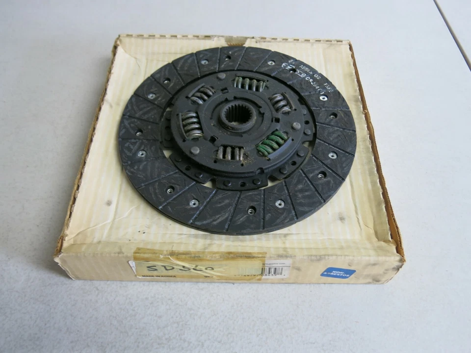 World Parts Clutch Disc Fit 83-93 Chrysler Dodge Mitsubishi (SD560) - Image 1 of 2