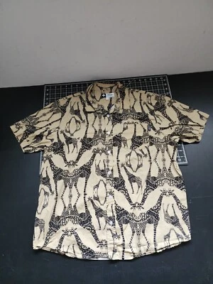 Camisa LRG Lifted Research Group Para Hombres Mediana Abotonada Beige Patrón Jirafa Foto 1 de 4