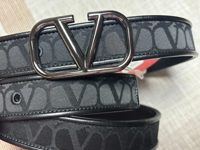 Nuevo con etiquetas Cinturón Valentino Garavani Hebilla H30 VLOGO en Nero (Negro), 95 EU con Bolsa para el Polvo Foto 1 de 4