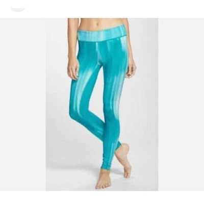 Under Armour Perfect Zippered Printed Leggings Size Medium - Image 1 of 4