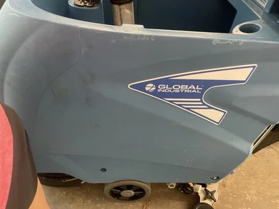 Fregadora de piso eléctrica Global Industrial™ Walk-Behind Auto, camino de limpieza de 18" Foto 1 de 2