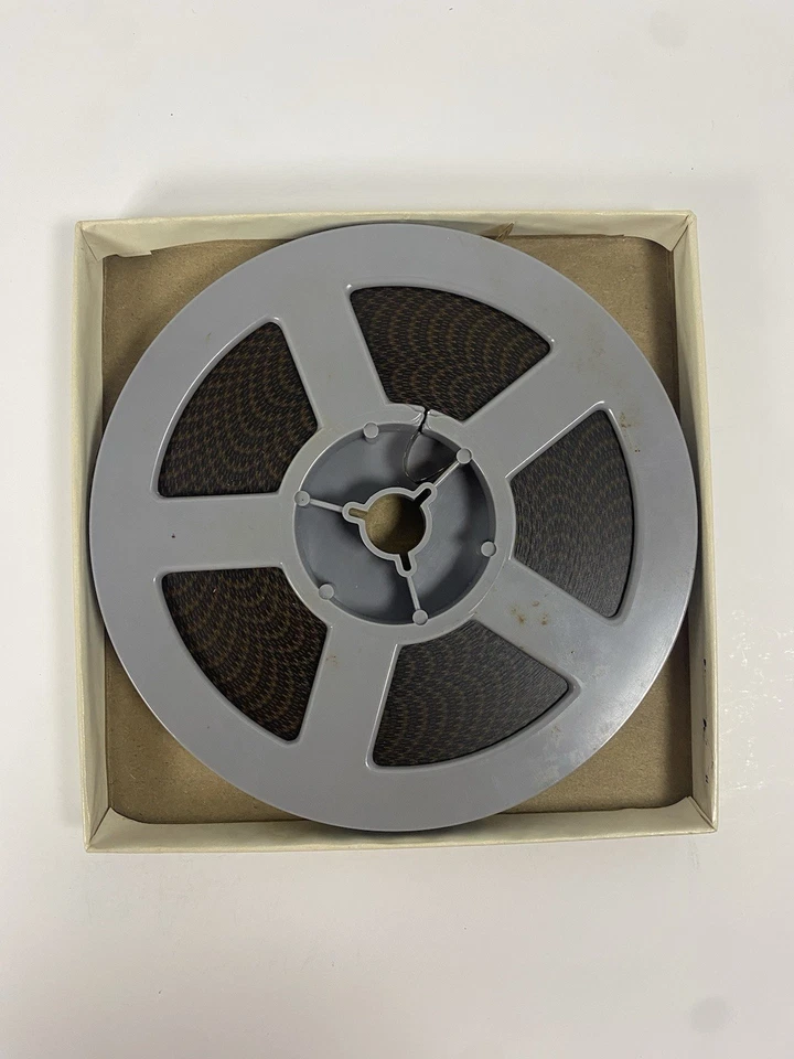 Película muda de colección El príncipe y el dragón Super 8 Walt Disney Productions  Foto 1 de 1