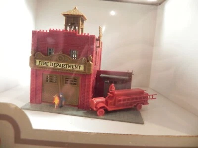 N Scale BUILDING BUILT NIB Model Power No.2565 Firehouse with Truck & Figures - Image 1 of 4