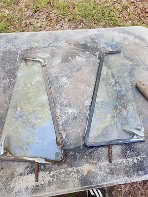 1961 71 Dodge Truck Vent Windows Right And Left D100 W100 D200 W200 68 69 70 71 - Image 1 of 4