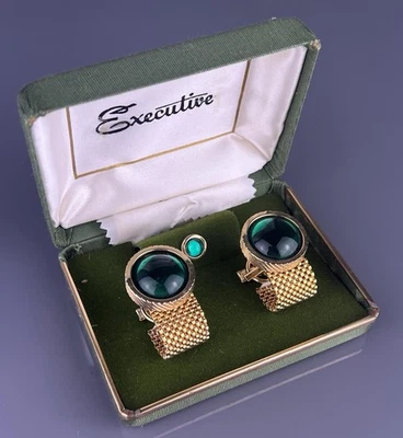 Gemelos envolventes cabujón verde alfiler de corbata tono dorado tallado redondo nuevo de colección Foto 1 de 4