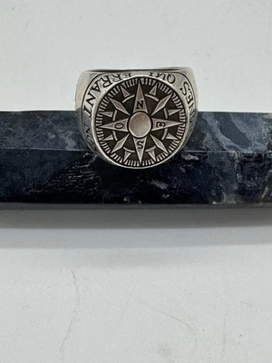 Anillo latino Digby & Iona Brújula “No todos los que caminan están perdidos” - Talla 8 - Sello Foto 1 de 4