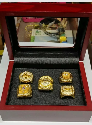 Kobe Bryant - Los Angeles Lakers Championship 5 Ring Set With Wooden Display Box Cover