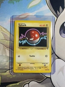 Pokémon TCG Voltorb Legendary Collection 97 Regular Common NM - Picture 1 of 3