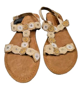 Sandalias Roan Bed Stu con cuentas pelea cucharada beige y blanco talla 9 precio de venta sugerido por el fabricante 62,00 USD - Imagen 1 de 4