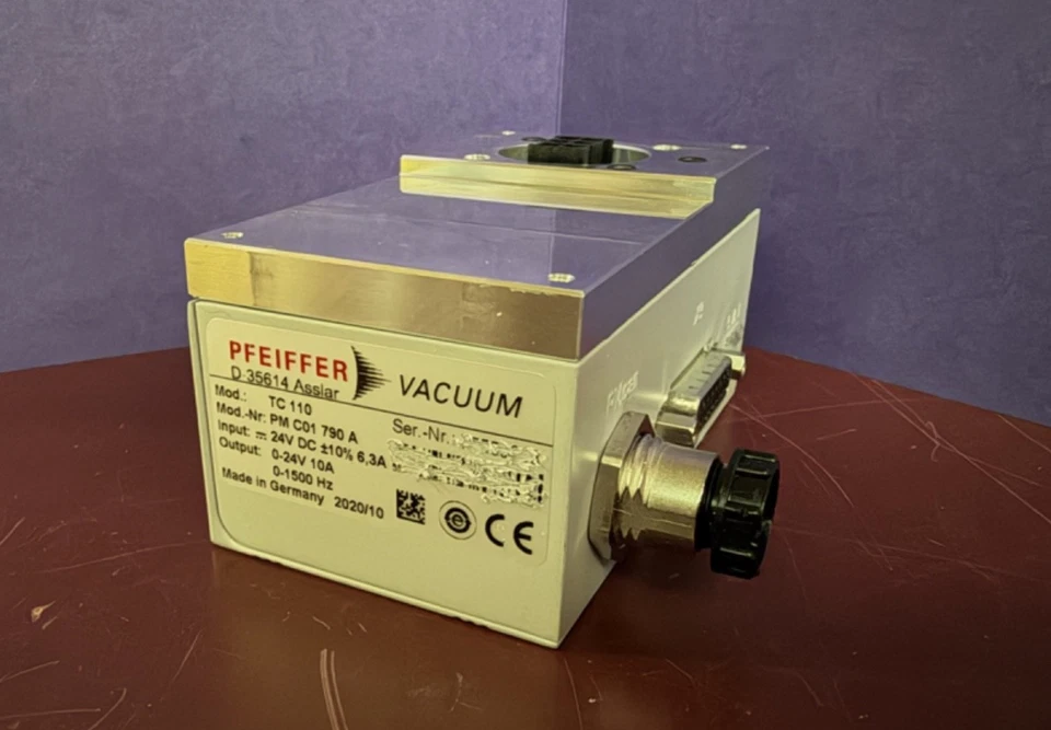 Controlador turbo bomba Pfeiffer TC 110 PM C01 790 A COMO ESTÁ SIN PROBAR Foto 1 de 4