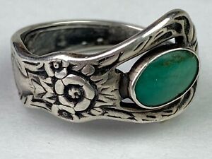 STERLING SILVER Spoon Ring Green Stone Vintage 5.4g Size 8