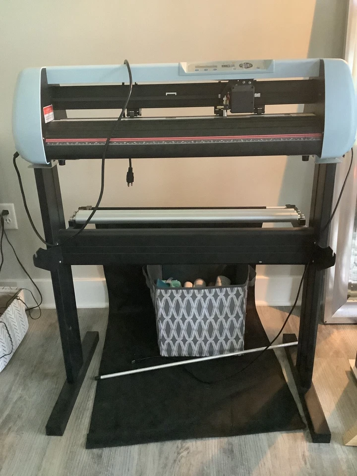 Cortador/plotter de vinil 28" SC2 SERIES COM SUPORTE E CESTA DE CAPTURA POR USCUTTER - Imagem 1 de 1
