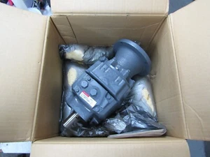 💥NEW BOSTON GEAR 20:1 RATIO 1.8 HP SPEED REDUCER 1750 RPM F622B-20-B5 - Picture 1 of 8