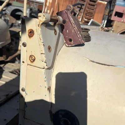 Willys Jeep CJ5 CJ6 Fábrica 1955-1975 Conductor/Pasajero Parabrisas Bisagra Baja Foto 1 de 3