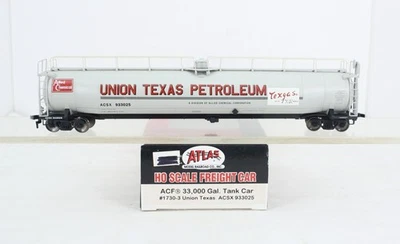 HO Atlas 1730-3 Union Texas Petroleum ACF 33,000 Gallon Tank Car ACSX 933025 - Image 1 of 4