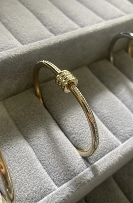 Edelstahl - Zirkonia ARMREIF Damen Farbe GOLD Mit Zirkonia Steinchen - Bild 1 von 4