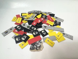 Battle Masters 1992 Brettspiel Ersatzsteine Vintage Totenkopf Waffen Bogen 74 - Bild 1 von 3