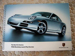 PORSCHE OFICIAL 911 997 CARRERA MARKETING LANZAMIENTO LIBRO FOLLETO 2004 EDICIÓN EE. UU. - Imagen 1 de 4
