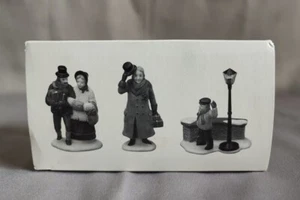 Accesorios Dept 56 Heritage Village "Una mañana de villancicos de Navidad" #55883 nuevo en caja - Imagen 1 de 12