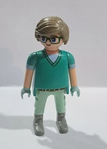 PLAYMOBIL FIGURA VETERINARIO CON GAFAS - 10/6/21 - Picture 1 of 1