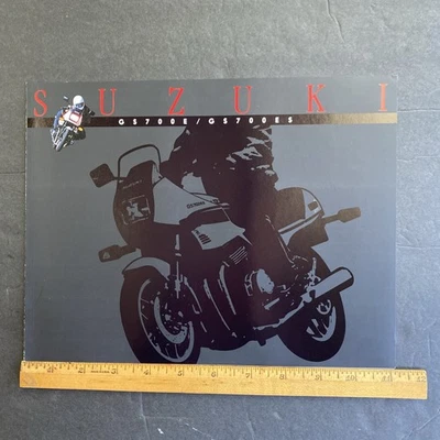 De colección Suzuki GS700E GS700ES Motocicleta 1985 Color Brillante Folleto de Ventas Especificaciones Foto 1 de 4