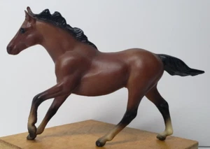Breyer Stablemate Seabiscuit #5024 Bay 1976-1990 (G1) - Picture 1 of 8