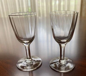 Set of 2 Antique Miniature Cordial Glasses - Picture 1 of 2