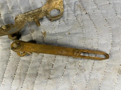 Dodge Charger 440 383 1972 soporte de cable de acelerador de bloque grande Cuda fotos de stock 71 Foto 1 de 4