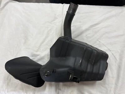 Silenciador tubo de escape lado derecho Honda Valkyrie Rune NRX1800 Stock OEM Foto 1 de 4