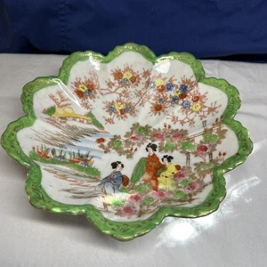 Japanische Vintage handbemalte Geisha Mädchen Porzellan Schale gewellter Rand M28 - Bild 1 von 5