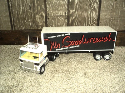 Camión y remolque Mr. Goodwrench General Motors Nylint juguete vintage de 18 ruedas Foto 1 de 4