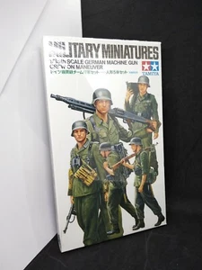 Tamiya 35184 1/35 Military Figure Model WWII German Machine Gun Crew On Maneuver - Picture 1 of 7