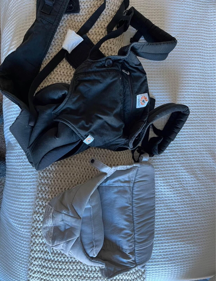 Ergobaby ‎Baby Carrier with infant insert - Black - Image 1 of 1