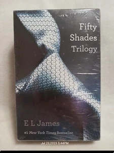 Fifty Shades Trilogy (Books 1-3) 50 Shades of Grey, Darker, & Freed 3 BOOK SET - Imagen 1 de 4